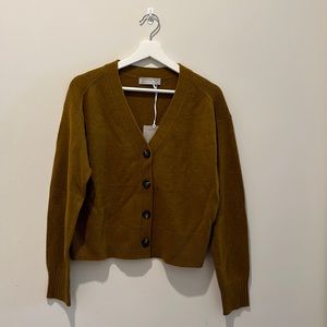 NWT Everlane Recycled Cashmere Cardigan S /in tapenade.  Non-smoking home.